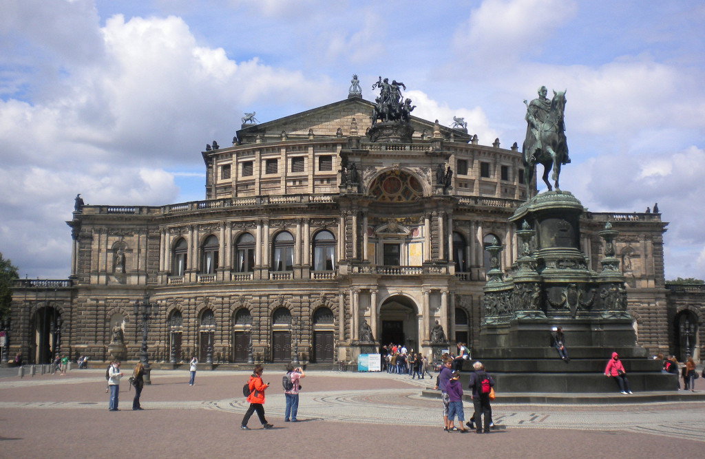 Travelling in Prague and Dresden with Expat Explore travellivelearn.com