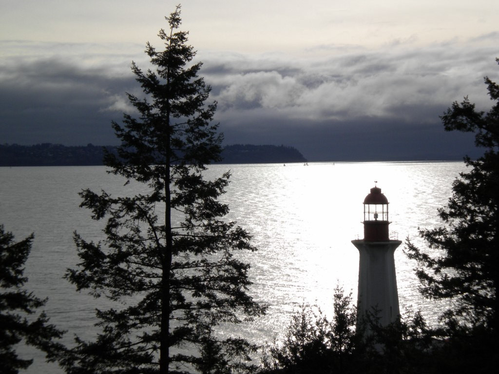 Lighthouse Park Canada hiking outdoors travellivelearn.com