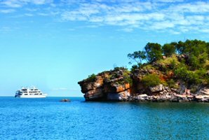 Cruise the Kimberley