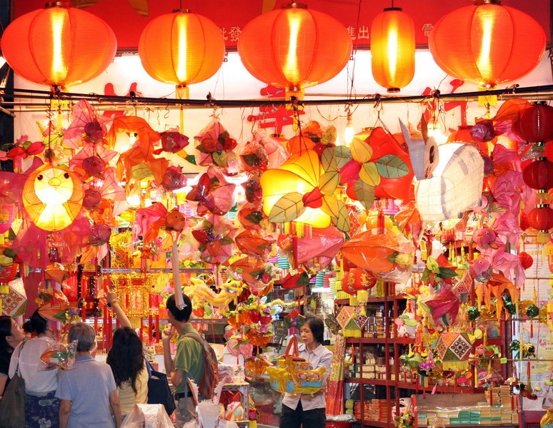Temple St Night Market - credit HKTB (Copy)