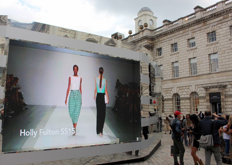 London Fashion Week SS15 - www.travellivelearn.com