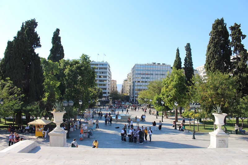 Athens travel guide - squares and city centre