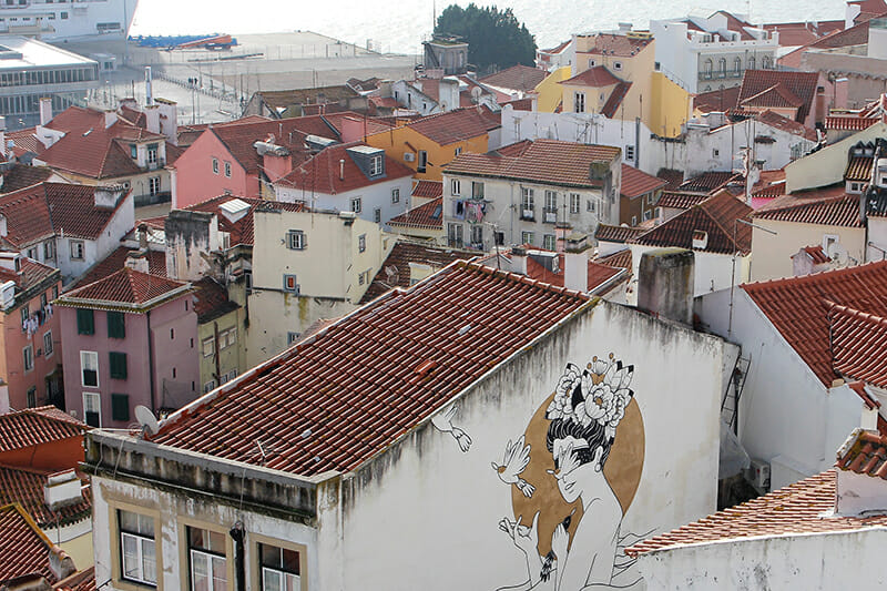 3 days in Lisbon - building art and beautiful views from Alfama