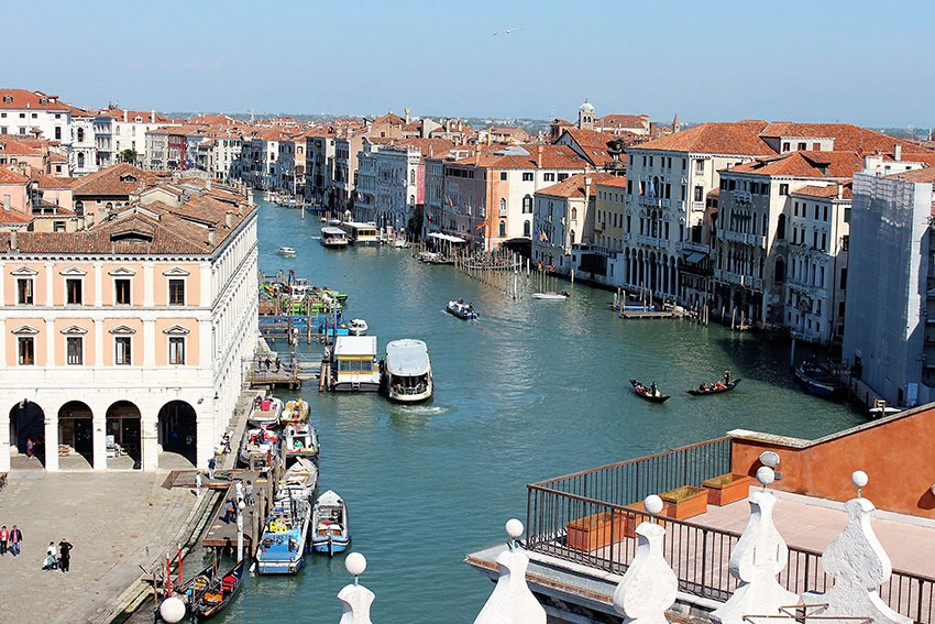 Fondaco dei Tedeschi - best Venice facts - free view